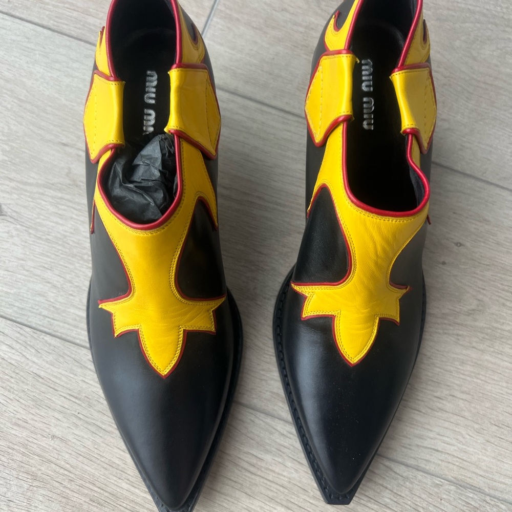 Miu Miu Black and Yellow Pointed Leather cowboy boots